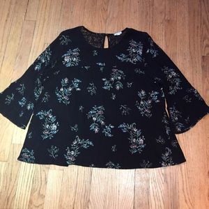 Eyeshadow Floral Bell Sleeve Top
